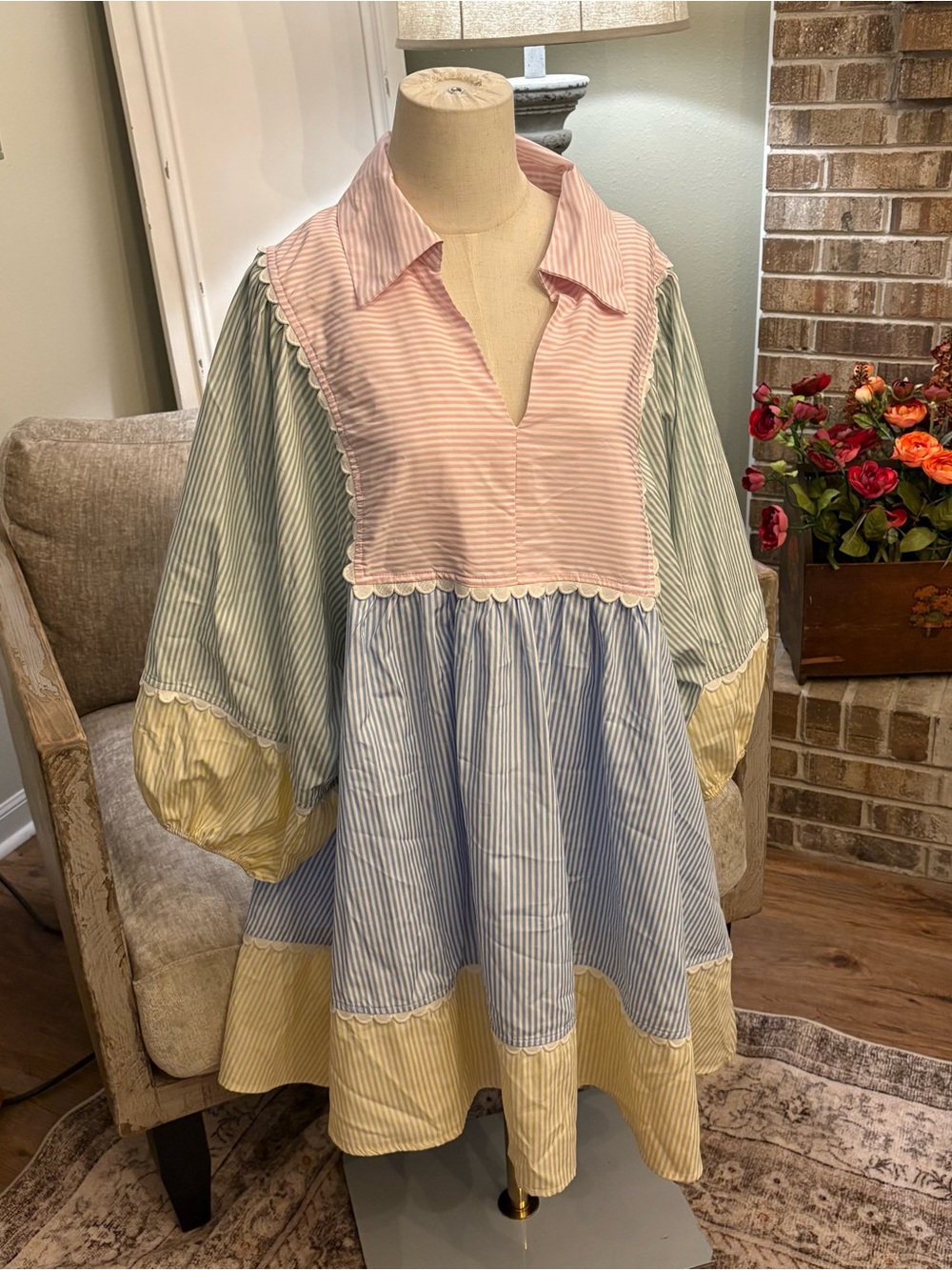 Entro Colorblock Seersucker Striped Dress in Pink, Blue, Green & Yellow
0418